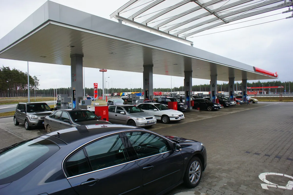 BusManiak.pl – Hurtowe ceny paliw 18 maja. Po weekendzie dostawcy zmienili kurs